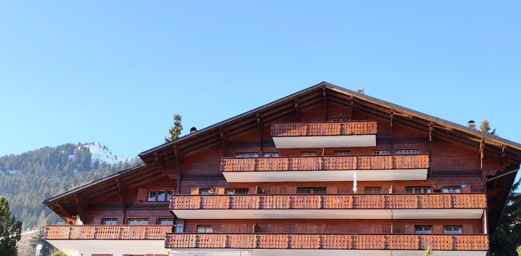 fachada edificio suiza después